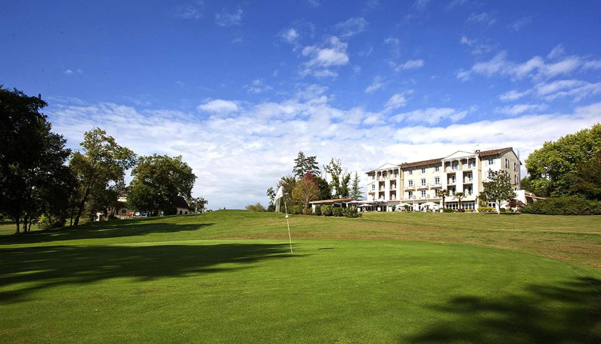 Brit Hotel Du Golf Le Lodge Сали-де-Беарн Экстерьер фото