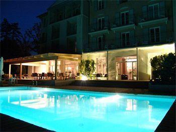 Brit Hotel Du Golf Le Lodge Сали-де-Беарн Экстерьер фото