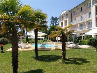 Brit Hotel Du Golf Le Lodge Сали-де-Беарн Экстерьер фото